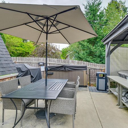 Puget Sound Cabin With Hot Tub And Water Views! Bremerton Luaran gambar