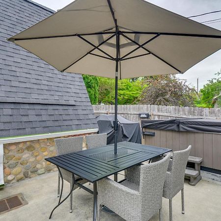 Puget Sound Cabin With Hot Tub And Water Views! Bremerton Luaran gambar