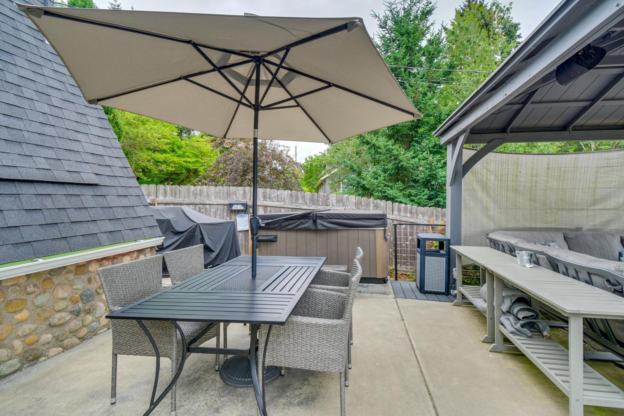 Puget Sound Cabin With Hot Tub And Water Views! Bremerton Luaran gambar
