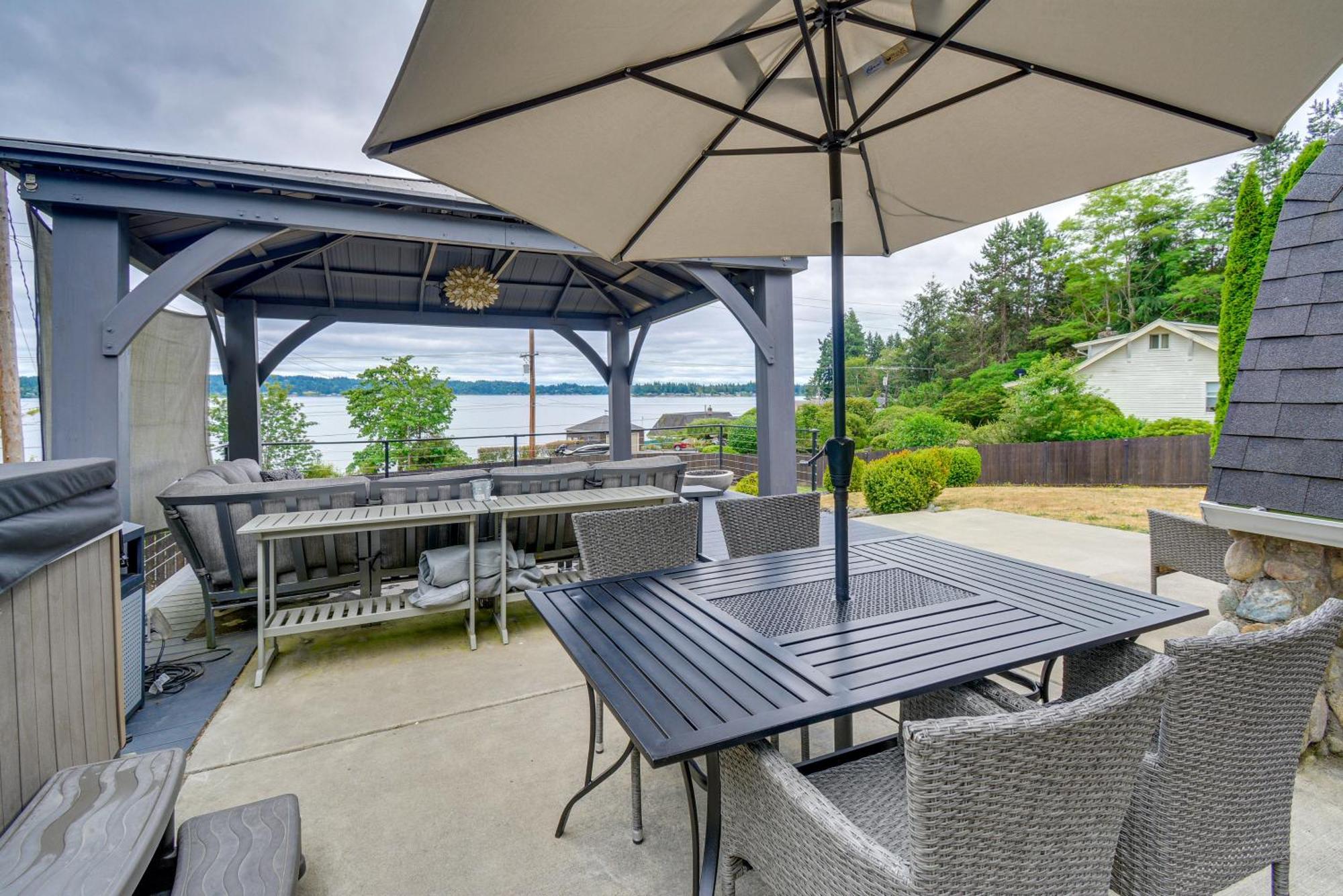 Puget Sound Cabin With Hot Tub And Water Views! Bremerton Luaran gambar